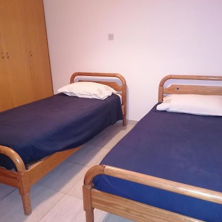 Family Apartment In Mackezie ラルナカ エクステリア 写真