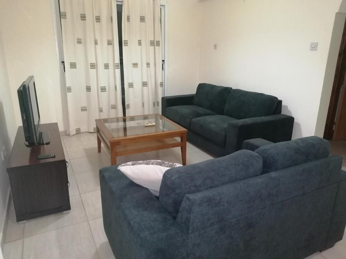 Family Apartment In Mackezie ラルナカ エクステリア 写真