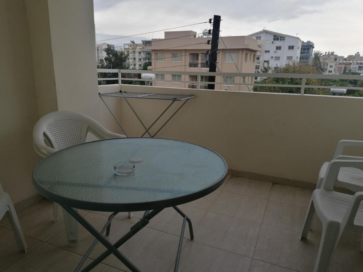 Family Apartment In Mackezie ラルナカ エクステリア 写真