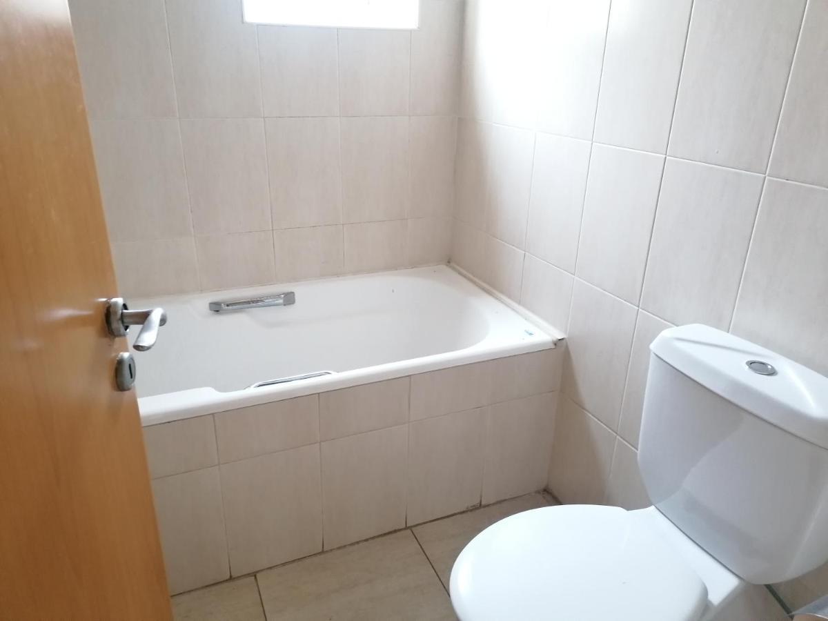 Family Apartment In Mackezie ラルナカ エクステリア 写真